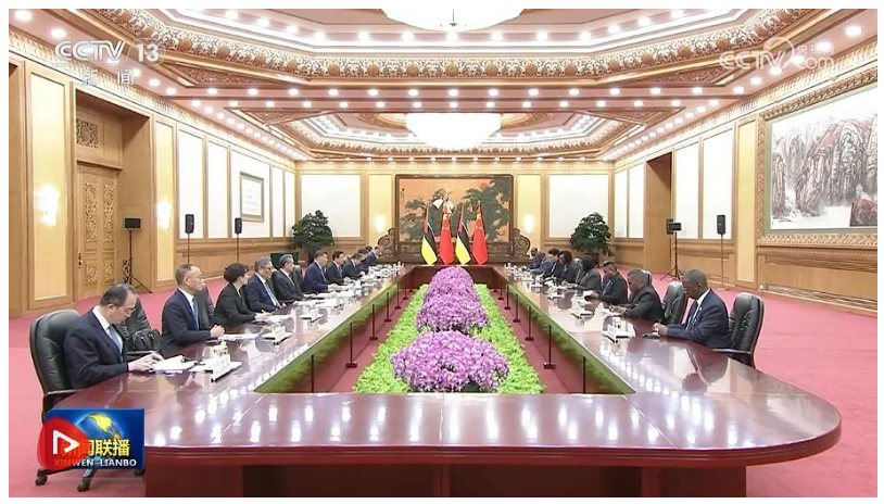 習近平會見莫桑比克總理萊維