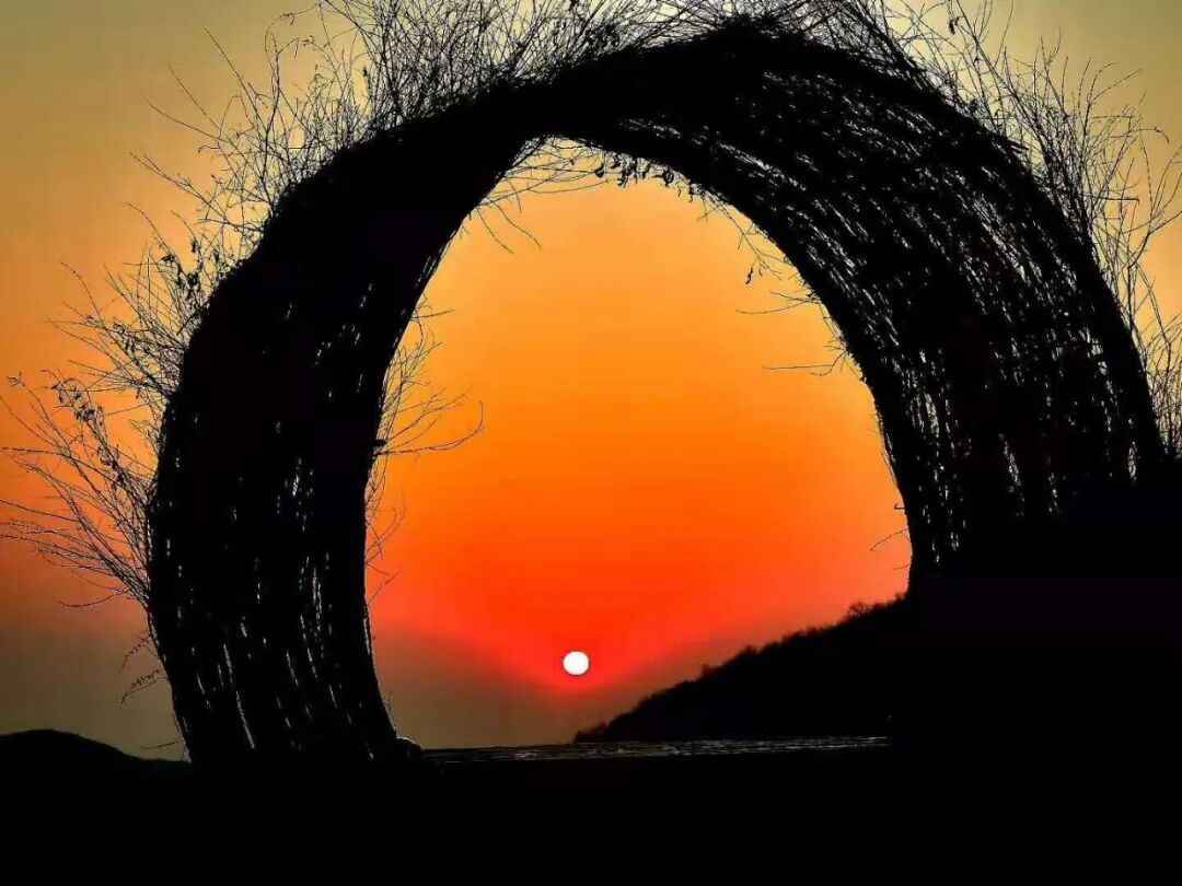 暮色漫過(guò)白云山，來(lái)這里感受云端與晚風(fēng)