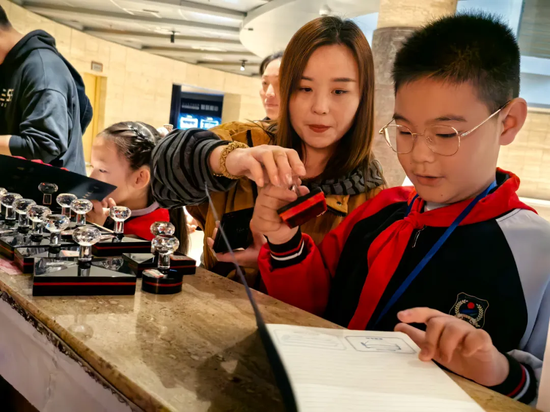 探秘蔡國六百年，觸摸天中古文明 &mdash;&mdash;駐馬店市博物館&ldquo;天中晚報(bào)小記者&rdquo;觀展尋寶系列活動(dòng)進(jìn)行時(shí)