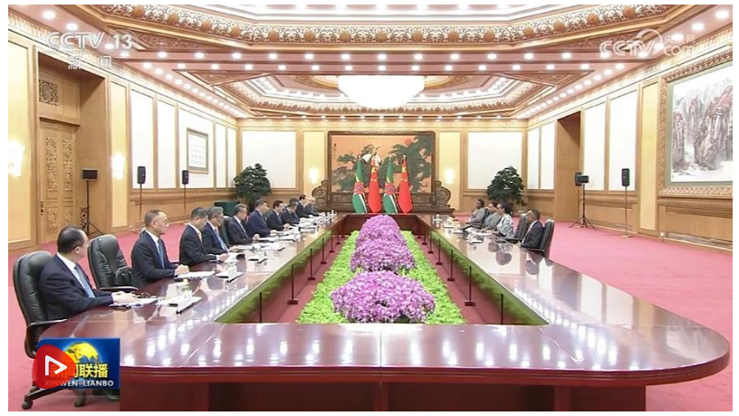 習(xí)近平會(huì)見(jiàn)多米尼克總統(tǒng)伯頓