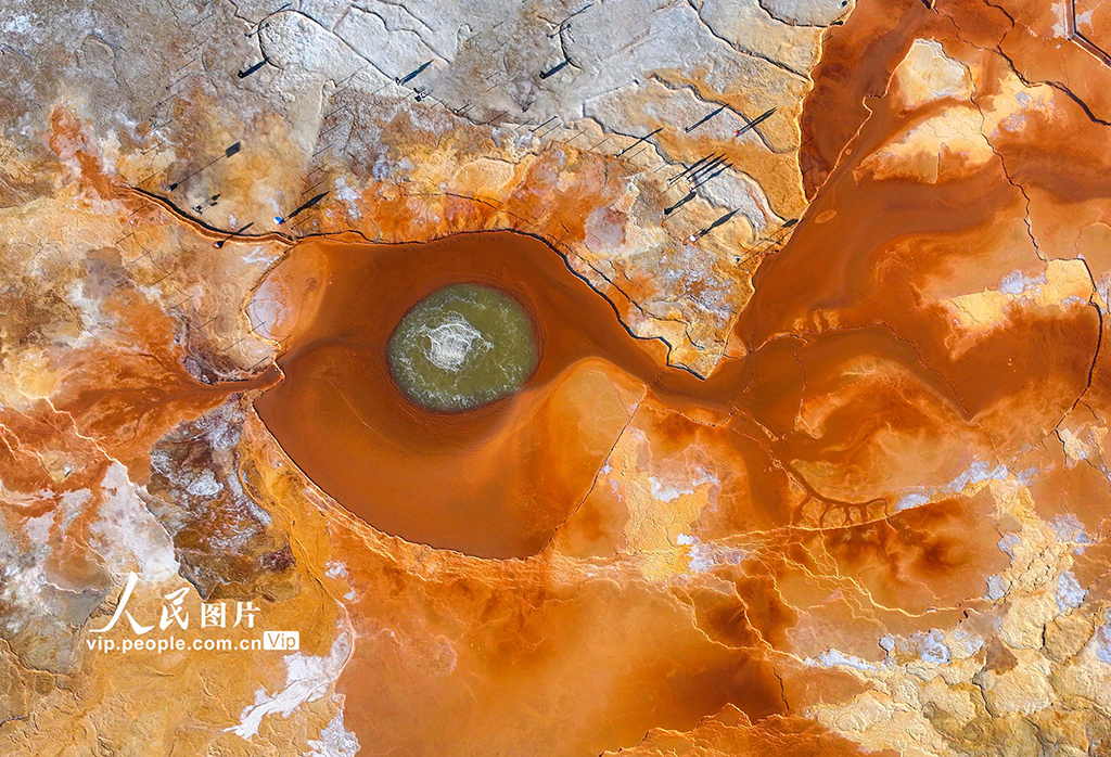 青海海西：艾肯泉景色壯美