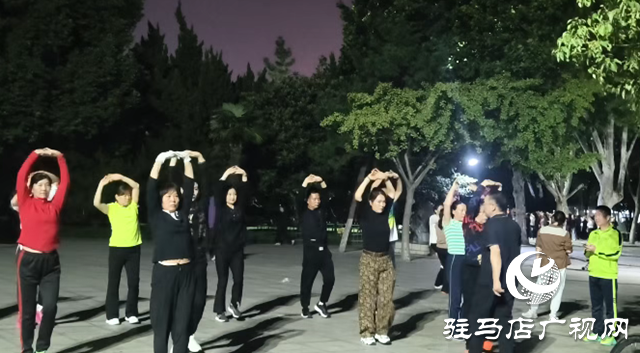 兒童公園變身市民“天然健身房” 晨昏鍛煉成風(fēng)尚?