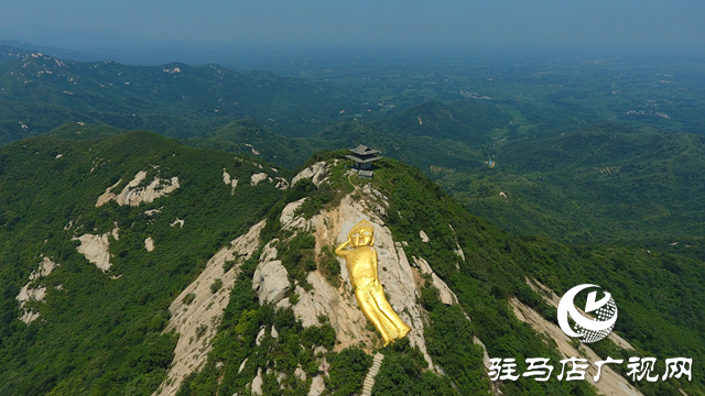 駐馬店:秋日美景藏不住 奇山古鎮(zhèn)繪詩意畫卷