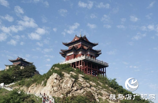 駐馬店:秋日美景藏不住 奇山古鎮(zhèn)繪詩意畫卷