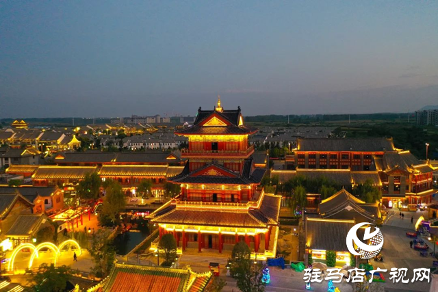 駐馬店:秋日美景藏不住 奇山古鎮(zhèn)繪詩意畫卷