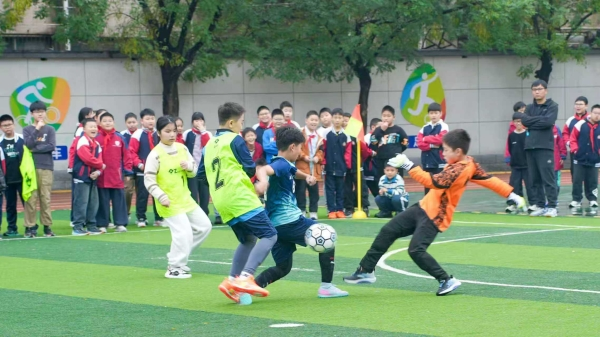 2025助力校園足球 點(diǎn)燃青春夢想——駐馬店實(shí)驗(yàn)小學(xué) “校長杯” 足球賽激情開場