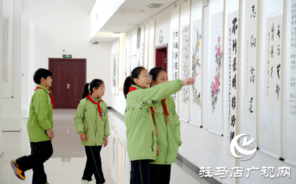 紀(jì)念駐馬店市關(guān)工委成立40周年書畫作品展開展