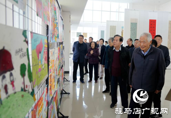 紀(jì)念駐馬店市關(guān)工委成立40周年書畫作品展開展