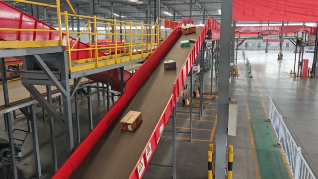 駐馬店郵政快遞體系升級(jí)迅速 暢通物流賦能經(jīng)濟(jì)高質(zhì)量發(fā)展