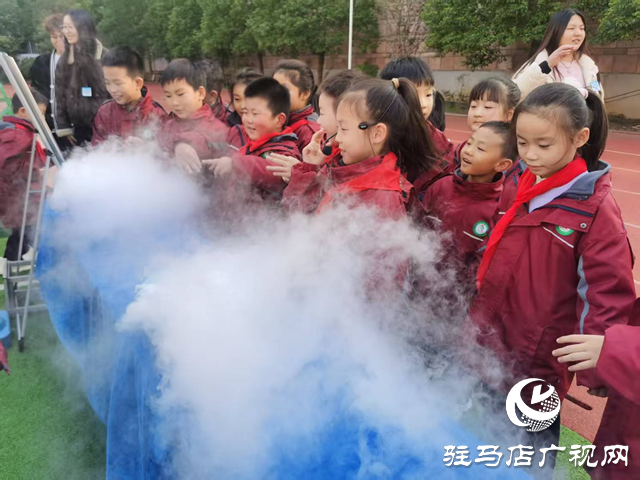 駐馬店市第三十三小學(xué)舉辦首屆校園科技節(jié)