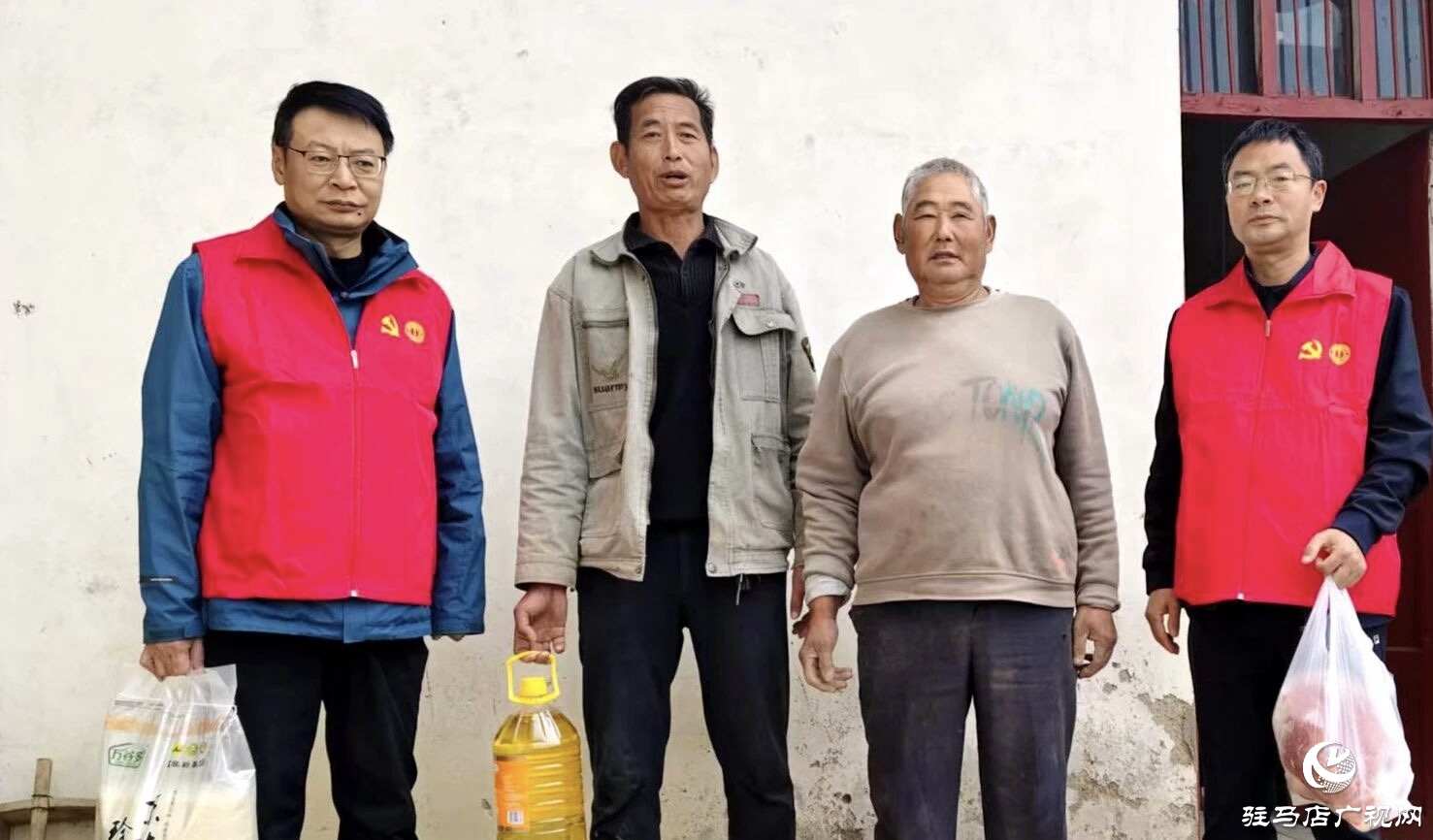 正陽縣總工會開展“重陽敬老傳溫情 搶收助農(nóng)踐初心”主題黨日活動