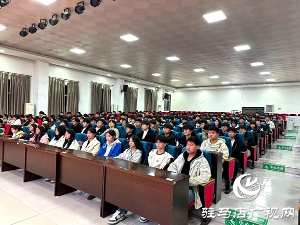 平輿縣委政法委反邪教宣傳走進全縣各學校對邪教“零容忍”為校園“筑防線”  