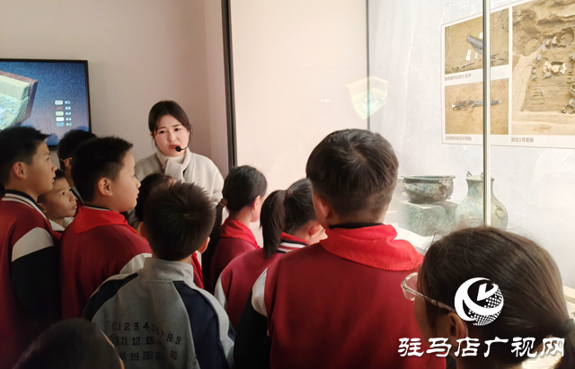 駐馬店經(jīng)濟(jì)開發(fā)區(qū)金雀路小學(xué)開展“探尋蔡國歷史 感受文化魅力”親子主題實(shí)踐活動?