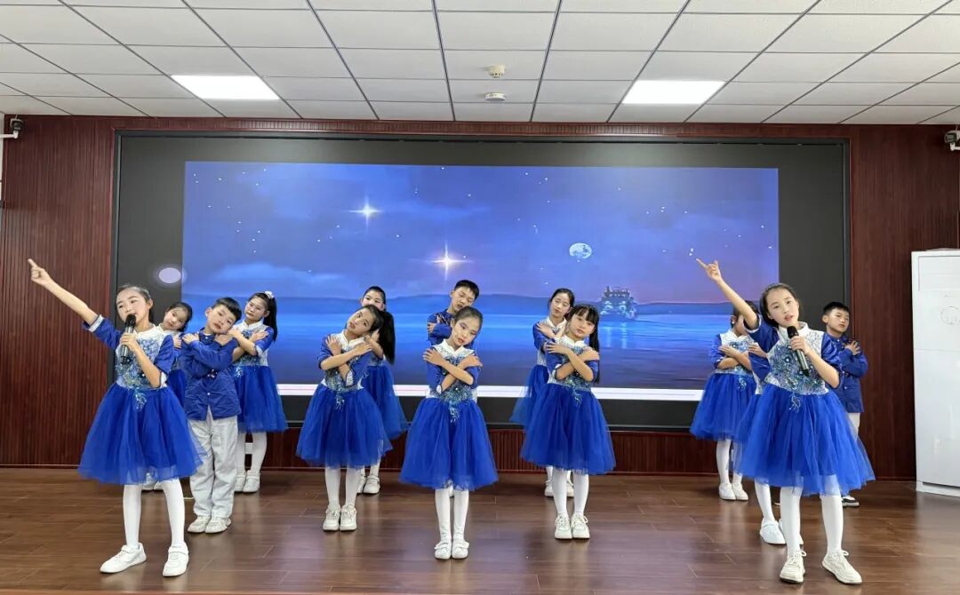 駐馬店市第六小學(xué)開展紅帆映經(jīng)典 課本“劇”精彩--課本劇展演