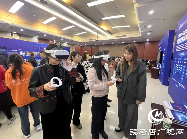 河南省第三屆高等學(xué)校外語院系書記 院長(主任)論壇在黃淮學(xué)院舉行