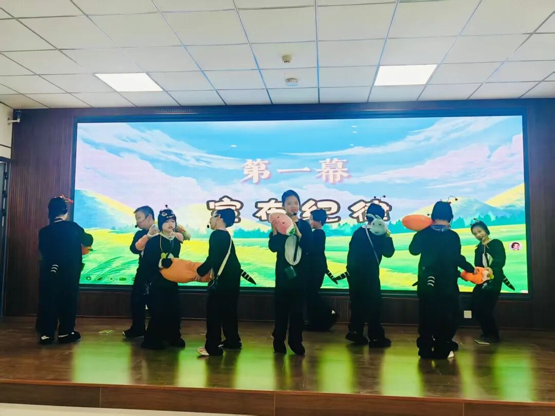 駐馬店市第六小學(xué)開展紅帆映經(jīng)典 課本“劇”精彩--課本劇展演