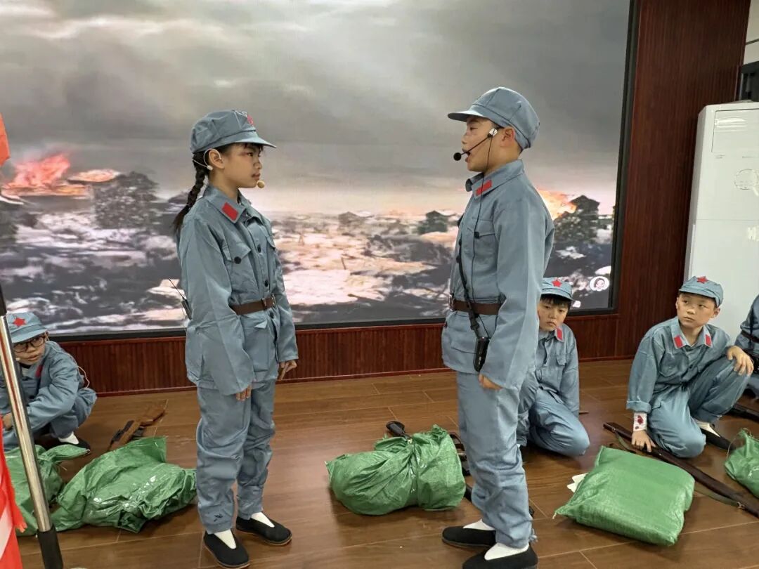 駐馬店市第六小學(xué)開展紅帆映經(jīng)典 課本“劇”精彩--課本劇展演