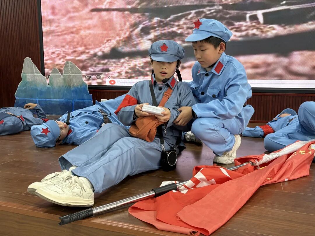 駐馬店市第六小學(xué)開展紅帆映經(jīng)典 課本“劇”精彩--課本劇展演