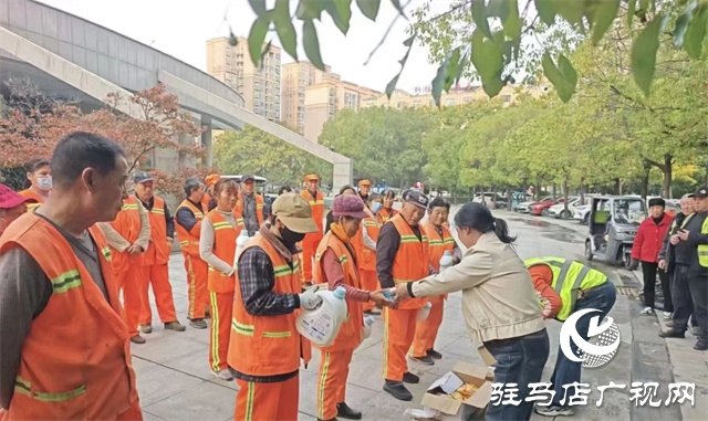 開(kāi)發(fā)區(qū)城市管理事務(wù)中心聯(lián)合駐馬店鴻山環(huán)境科技有限公司：濃情致敬“城市美容師” 第二十八屆環(huán)衛(wèi)工人節(jié)活動(dòng)圓滿落幕