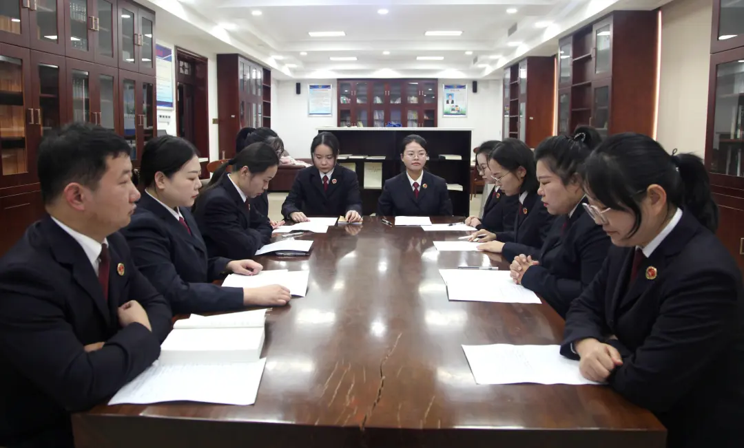 正陽縣人民檢察院開展“書香潤檢”十月份讀書分享會