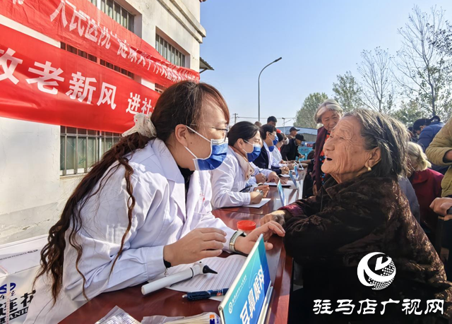 柴坡村重陽餃子宴開席：一碗熱餃暖人心 敬老美德潤?quán)l(xiāng)鄰