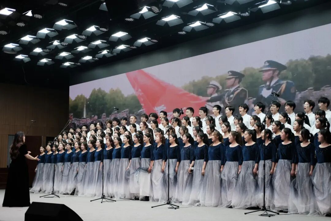 以歌為帆_逐夢(mèng)青春華章——黃淮學(xué)院合唱比賽