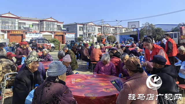 柴坡村重陽餃子宴開席：一碗熱餃暖人心 敬老美德潤?quán)l(xiāng)鄰