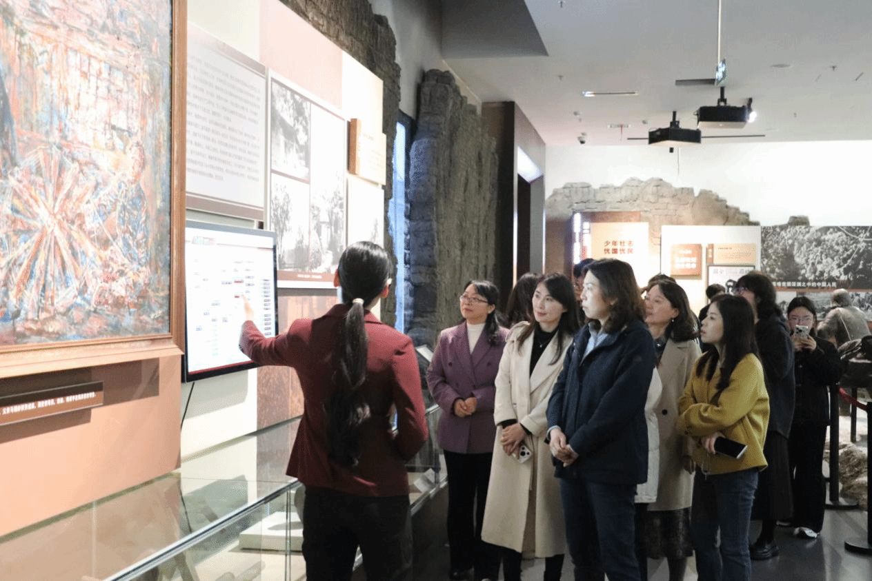 “銘記歷史 感恩奮進(jìn)”紅色文化鑄魂育人教學(xué)研討會(huì)在駐馬店職業(yè)技術(shù)學(xué)院成功舉辦