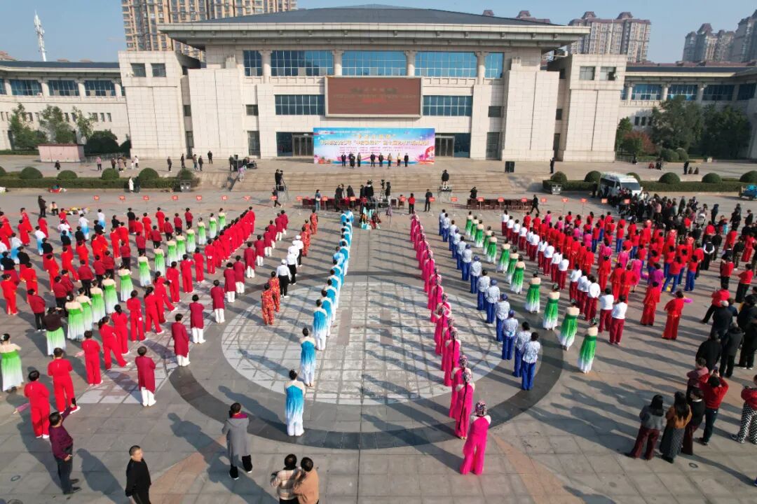 縣區(qū)動態(tài) | 平輿縣2025年 “中原銀行杯” 第十屆藝術(shù)廣場舞展演圓滿落幕