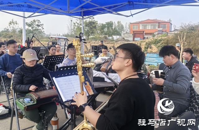 省豫劇院青年團送戲下鄉(xiāng) 柴坡村民樂享文化盛宴