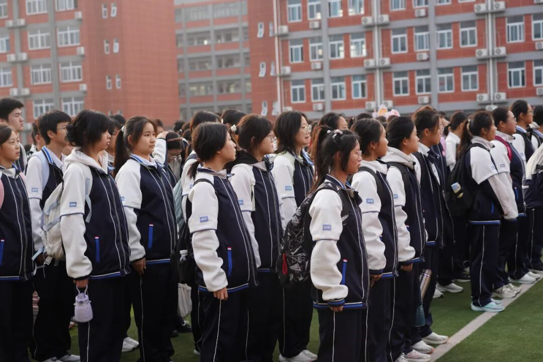駐馬店市第二高級中學這場“行走的思政課”獲贊無數(shù)