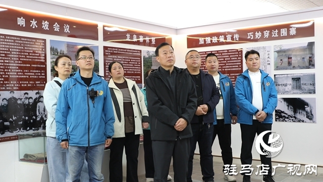 泌陽(yáng)融媒中心走進(jìn)王店鎮(zhèn)“芳香小鎮(zhèn)”慶祝第26個(gè)記者節(jié)