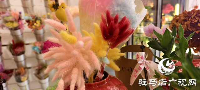 永生花走俏駐馬店市場(chǎng)：讓浪漫定格 為生活添彩?