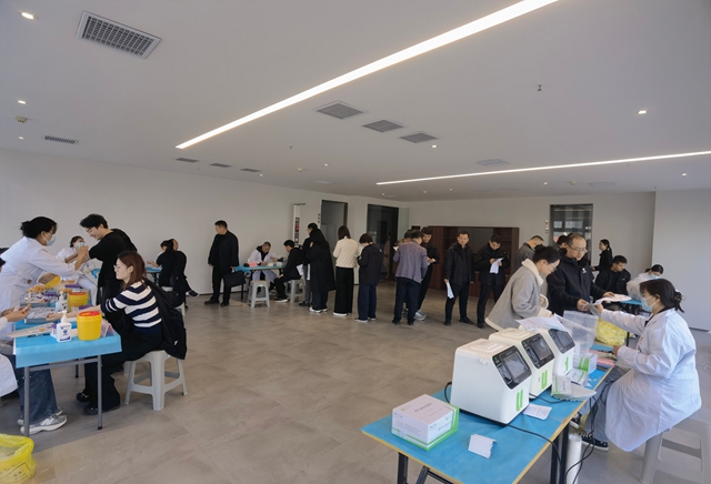 健康服務送上門 駐馬店市第二中醫(yī)院為藍天集團員工暖心體檢