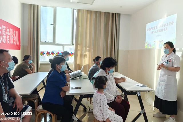 駐馬店市中心醫(yī)院援疆醫(yī)生 守護(hù)邊疆新生兒