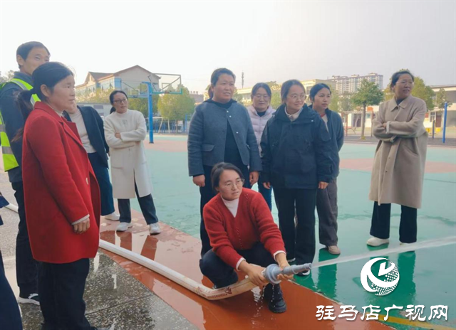  關(guān)王廟中學(xué)消防栓使用培訓(xùn)活動(dòng)