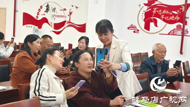 泌陽攝影公益課精準(zhǔn)“對(duì)焦”縣人民醫(yī)院