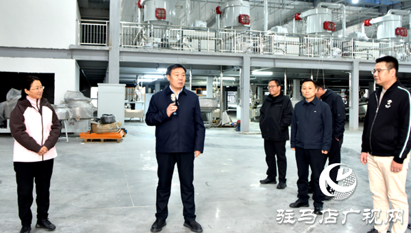 平輿縣委書記劉飛就重點(diǎn)項(xiàng)目推進(jìn)開(kāi)展現(xiàn)場(chǎng)辦公  