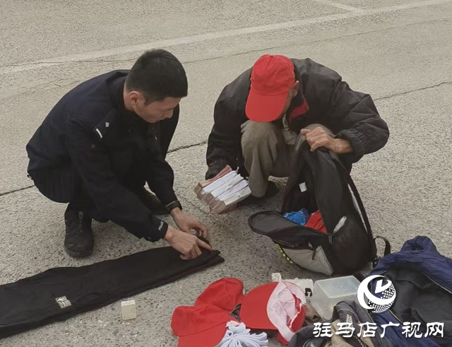 平輿：公交司機(jī)拾金不昧 九萬元現(xiàn)金物歸原主