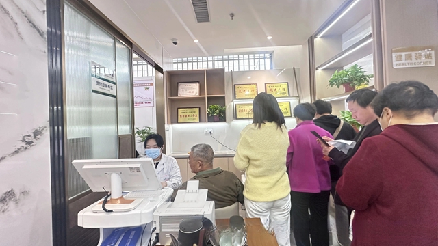 醫(yī)企同心護健康 服務(wù)無界暖人心——駐馬店市第二中醫(yī)院健康體檢中心上門服務(wù)書寫責(zé)任擔(dān)當(dāng)