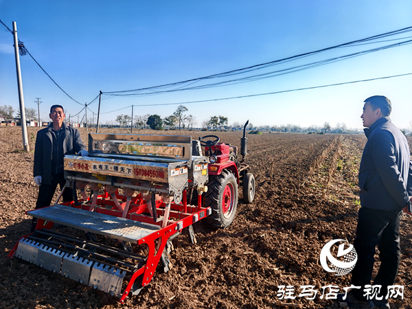 平輿縣射橋鎮(zhèn)：田間地頭察農情 搶抓農時保生產