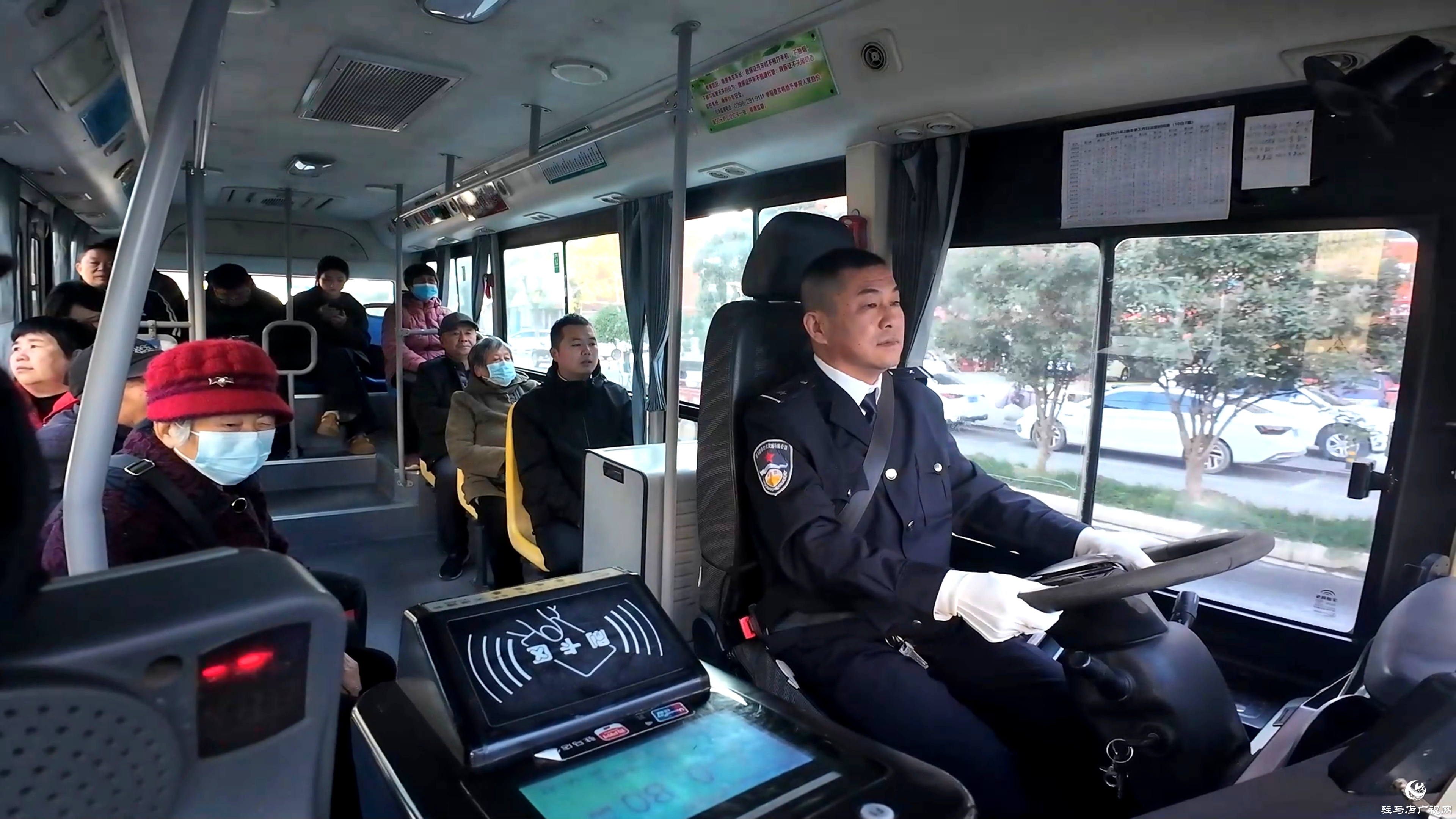 正陽(yáng)縣：“敬老愛老”公交專線貼心守護(hù)銀發(fā)群體出行