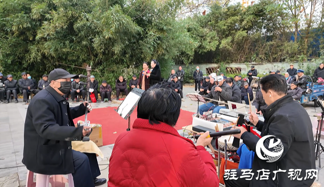 戲曲演出進(jìn)游園 傳統(tǒng)文化潤民心