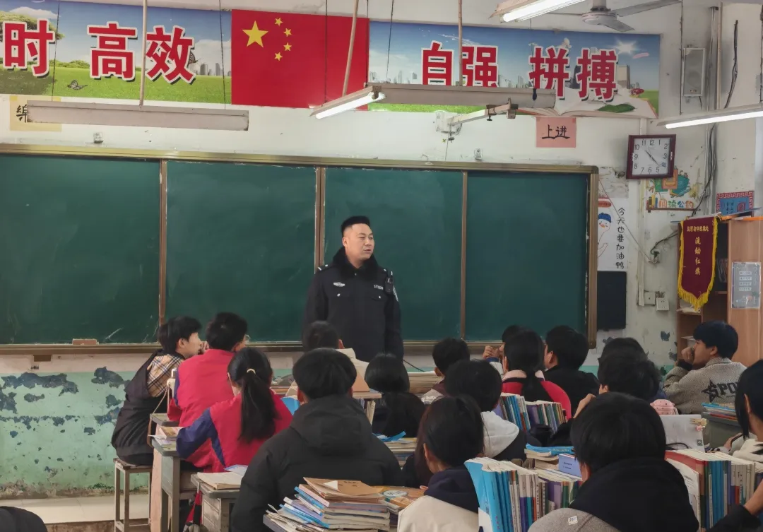 確山公安：精準發(fā)力筑防線 反詐宣傳入人心