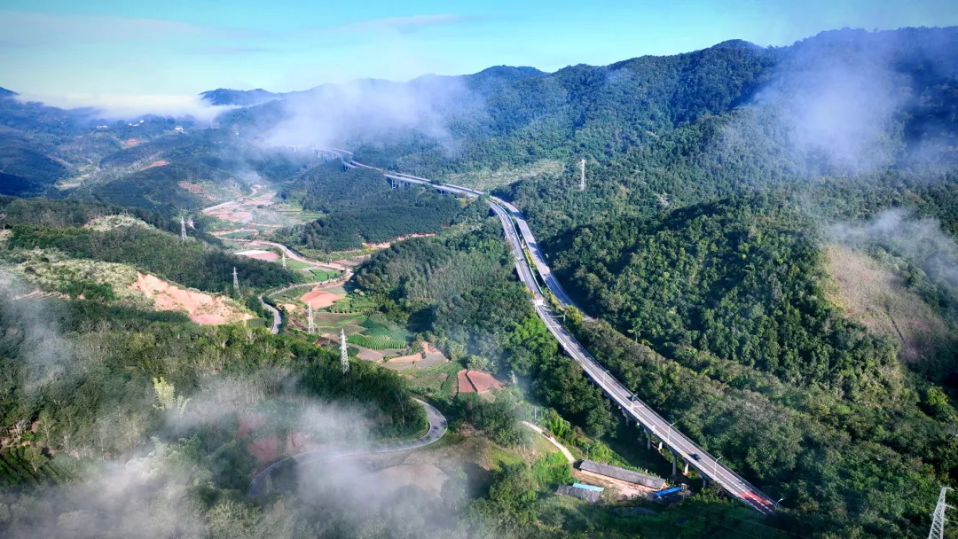 旅游風景道：最美風景在路上