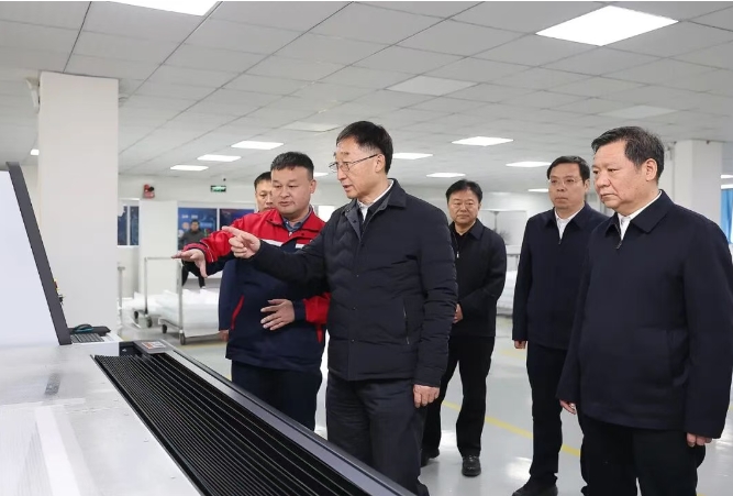 劉寧到駐馬店平輿上蔡西平調(diào)研時(shí)強(qiáng)調(diào)：突出特色優(yōu)勢(shì) 加快轉(zhuǎn)型升級(jí) 推動(dòng)縣域經(jīng)濟(jì)高質(zhì)量發(fā)展