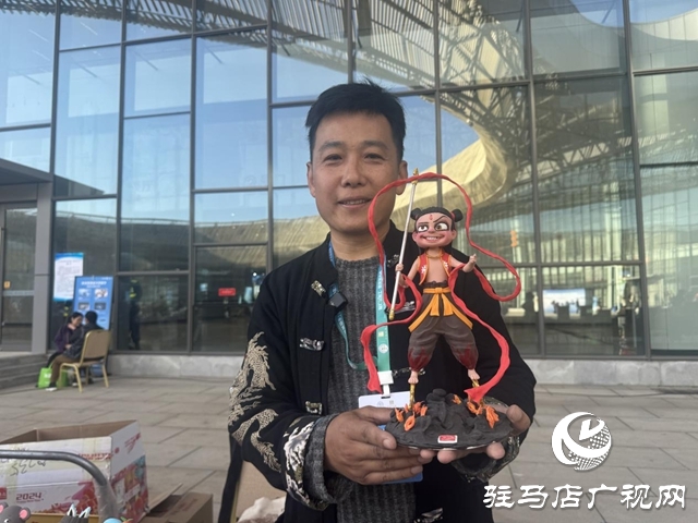 指尖非遺綻放農(nóng)加會 駐馬店面塑傳承人張新芳作品引關(guān)注