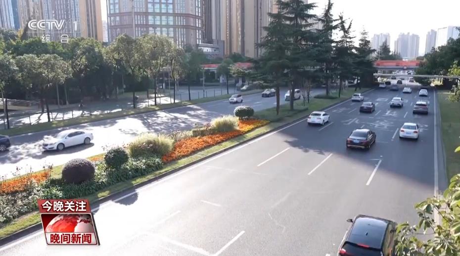 這些行為既危險(xiǎn)又違法！@機(jī)動(dòng)車(chē)駕駛?cè)?，行?chē)安全指南請(qǐng)查收