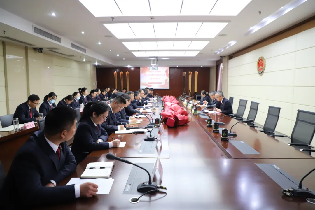 市檢察院舉行全市檢察機(jī)關(guān)先進(jìn)典型代表座談會