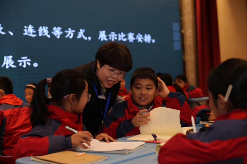 一場(chǎng)“跨粵山河”的教學(xué)研討，為教育高質(zhì)量發(fā)展“輸出”創(chuàng)新范式